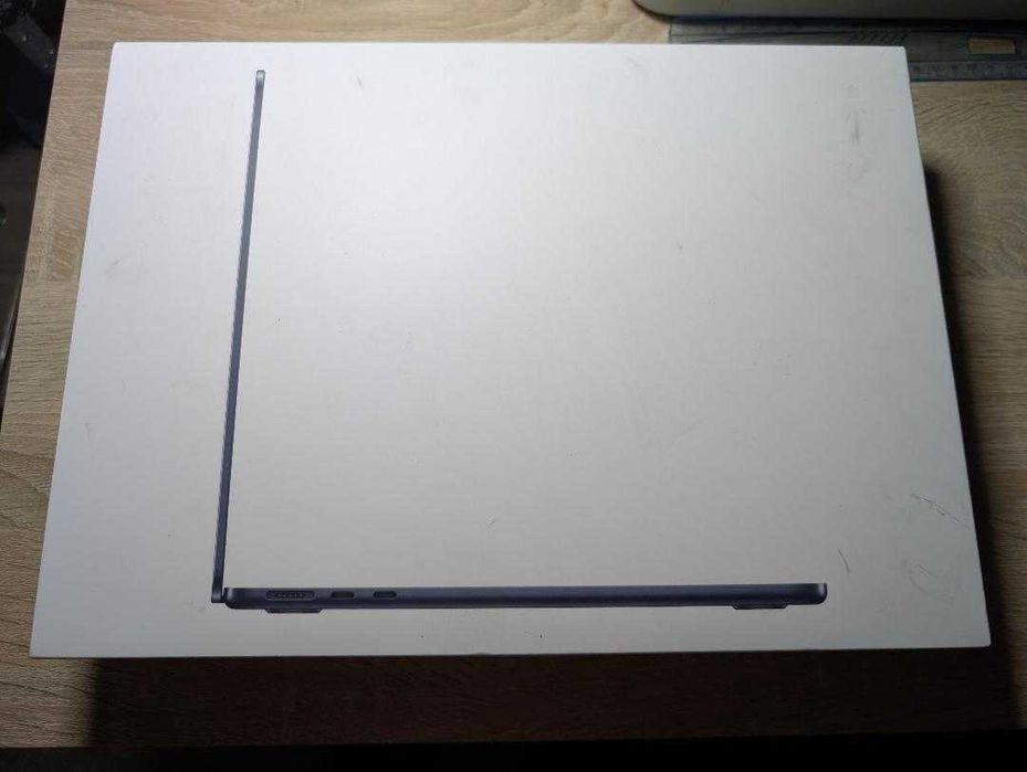 Cutie MacBook Air 13'6 inch