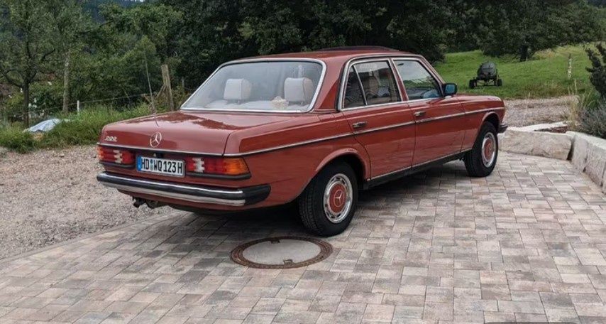 MERCEDES-BENZ E-Class 1983 — imagine 4