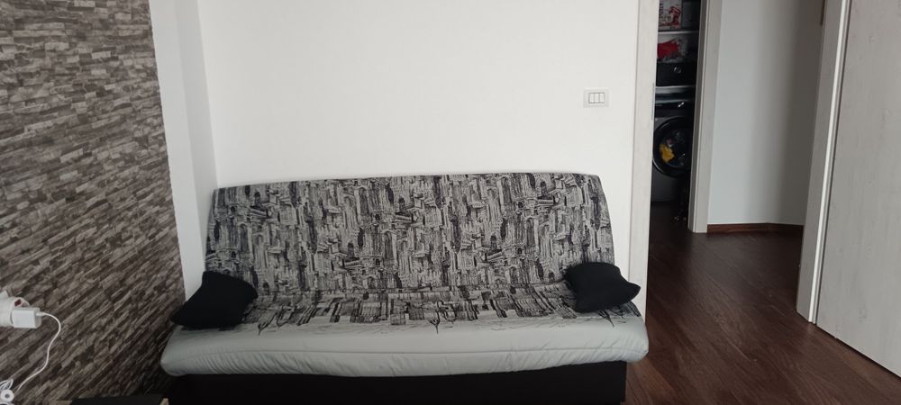 Vând canapea extensibilă