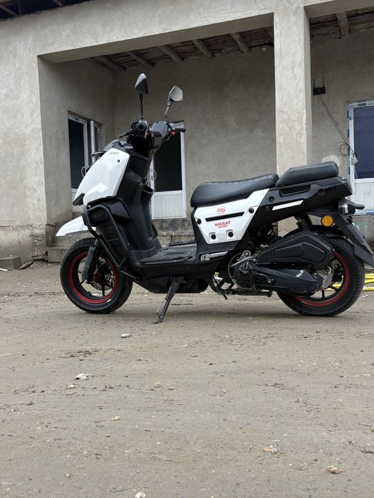 Skuter Moto sotiladi srochni