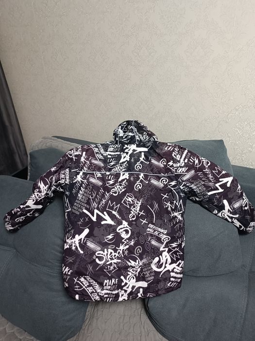 Продам куртку осень, весна.