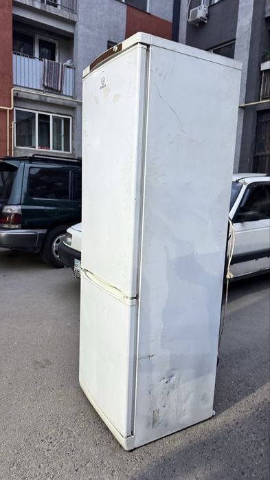 Холодильник INDESIT
