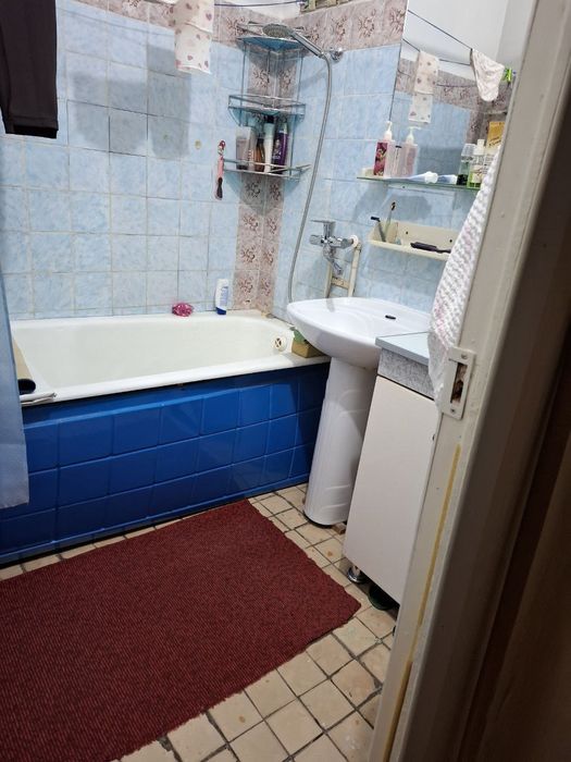 Сдам для двух девушек комнату с хозяйкой.