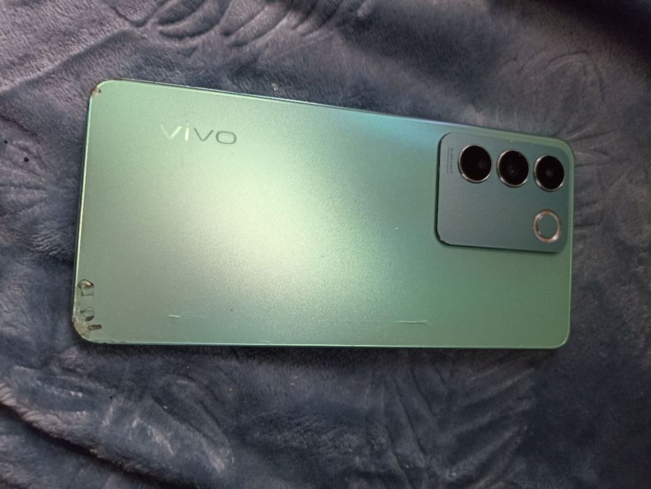 Vivo V27e продается