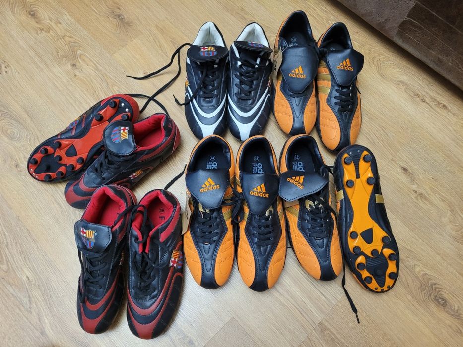 Футбольные бутсы.