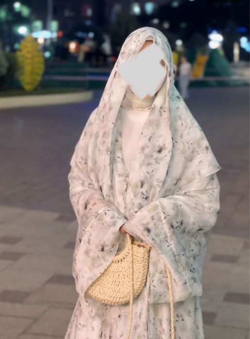 Комплект из платка и накидки