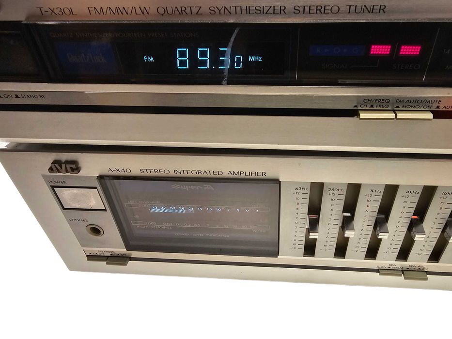 JVC A-X40  si T-X30L