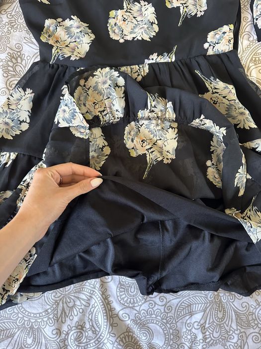 Ефирна рокля с цветен принт