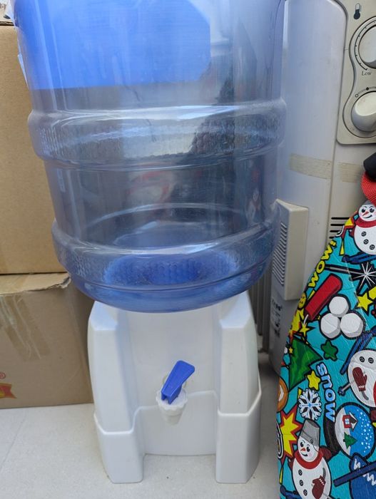 Диспенсер для подачи воды