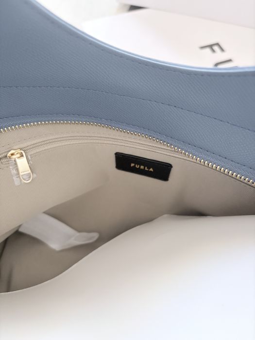 Furla -оригинална М размер