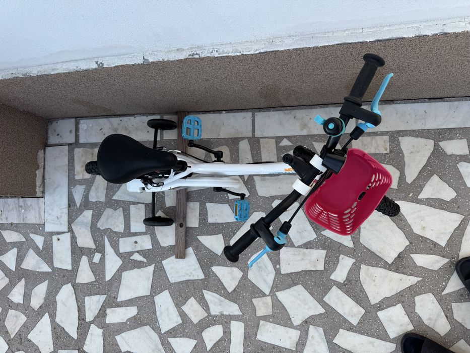 Titlu OLX  B’TWIN Inuit 100 16” – Bicicletă copii + roți ajutătoare + coș