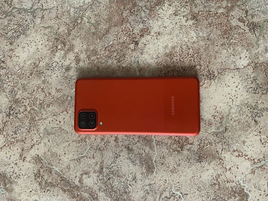 Продам сматфон самсунг а 12