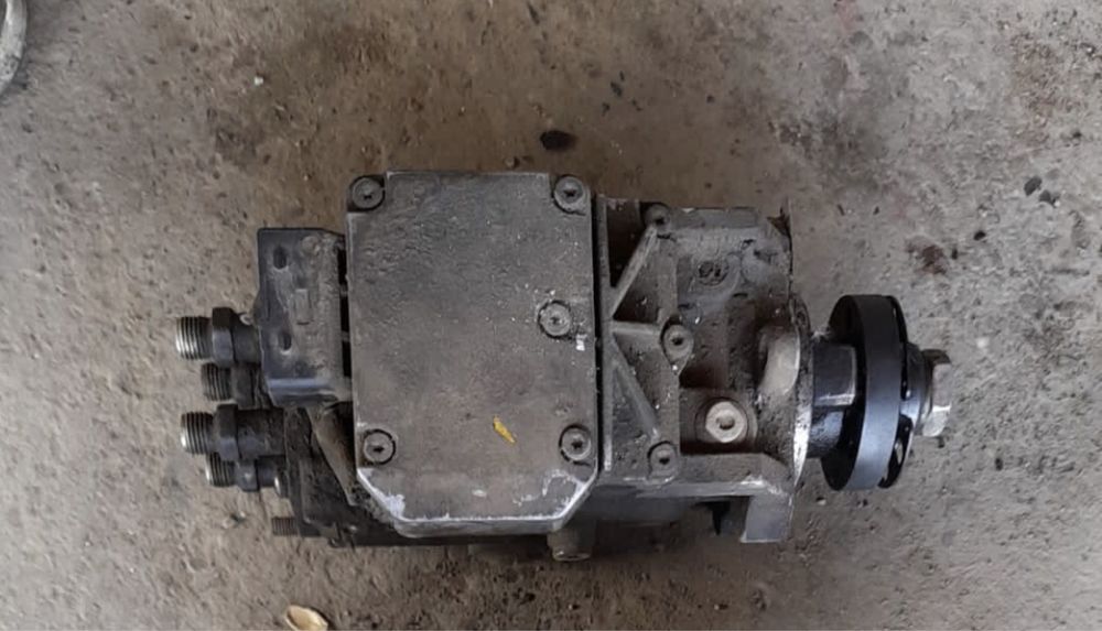 Pompa injectie carosata ford transit 125 cai 2.4 cod  018 010 040
