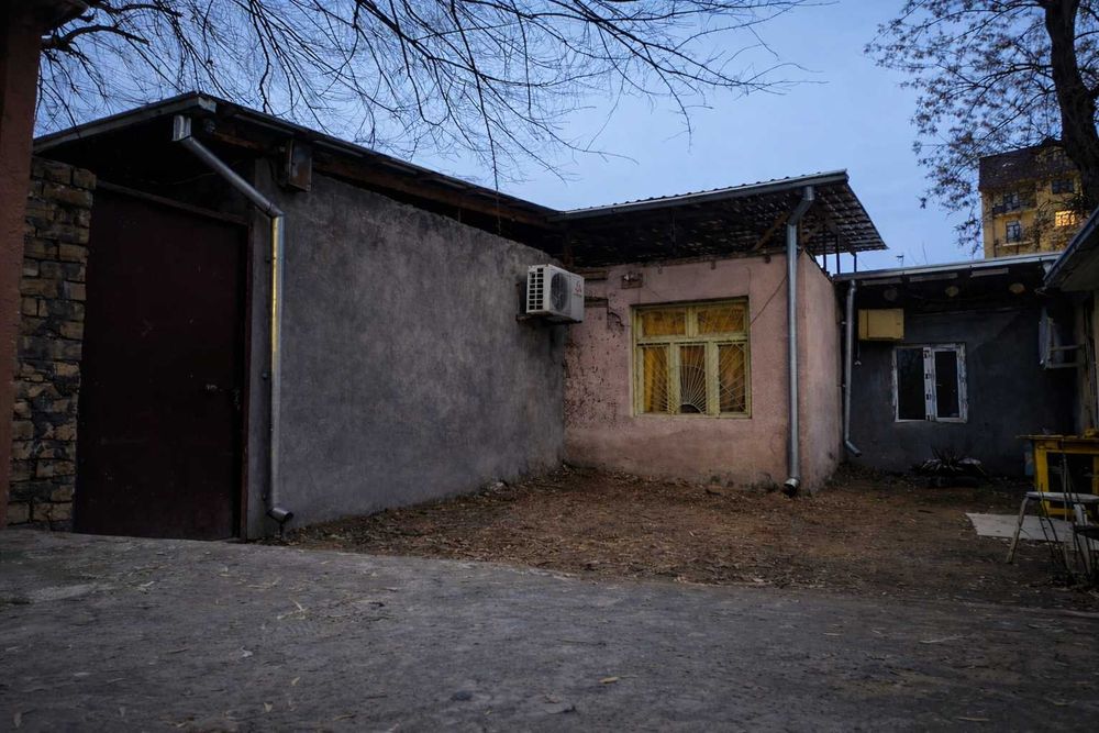 Частный дом в Дархане, внутри квартала