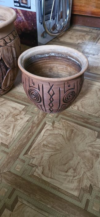 Продам горшок керамический с чашей.