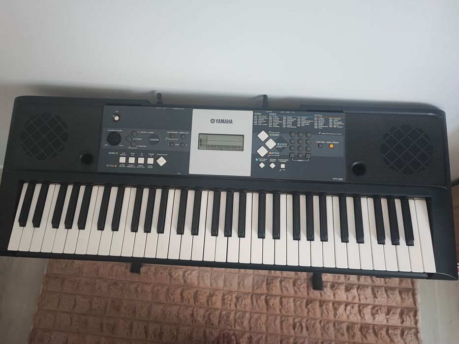 Set Claviatura YAMAHA YPT230 (nefolosita) 650 lei și separat  controller APC Keys 25 (doar testat , nefolosit) 350 lei
