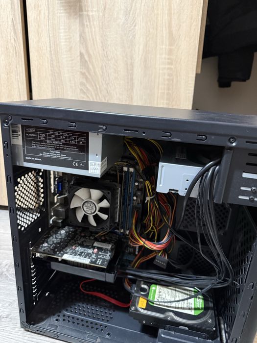 Компюър, характеристикте му са описани