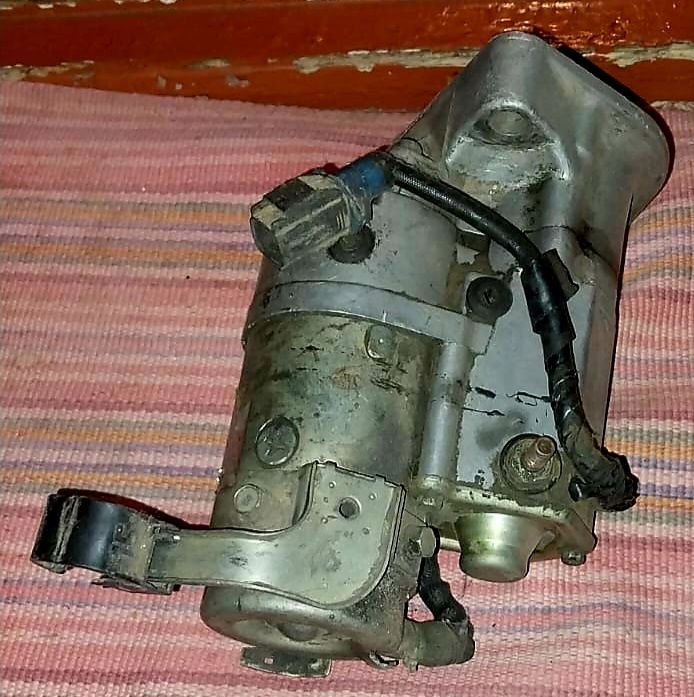 Продам стартер на Эмину Эстима.