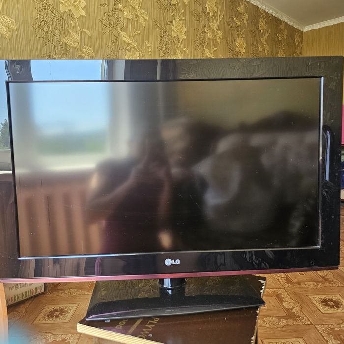 телевизор LG 32( 80см)