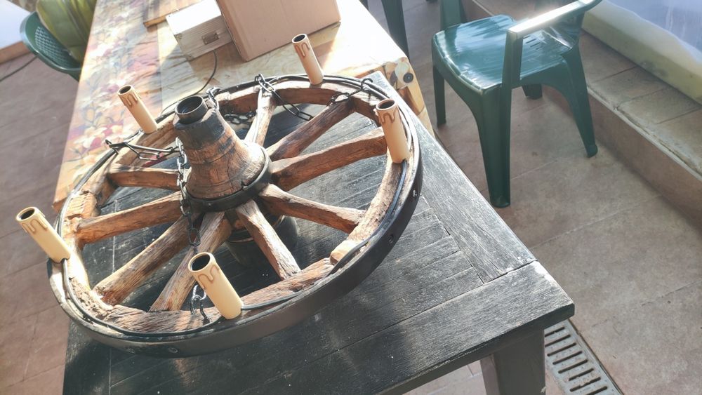 Lampa Candelabru roata car caruta