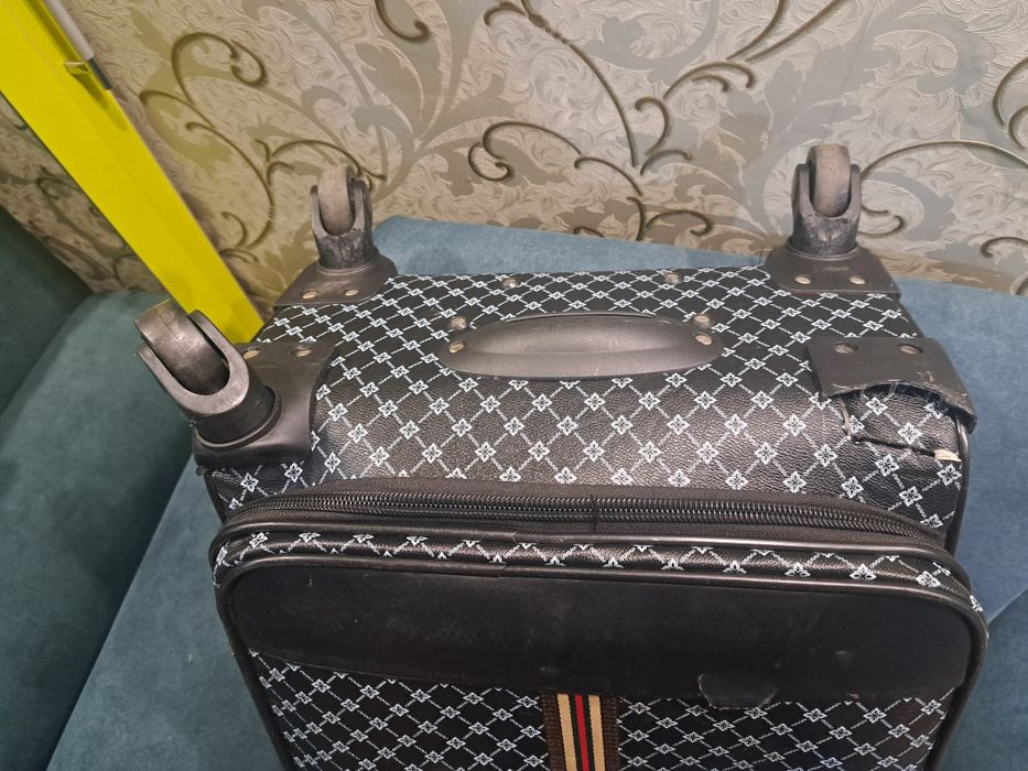 Чемодан  чемодан