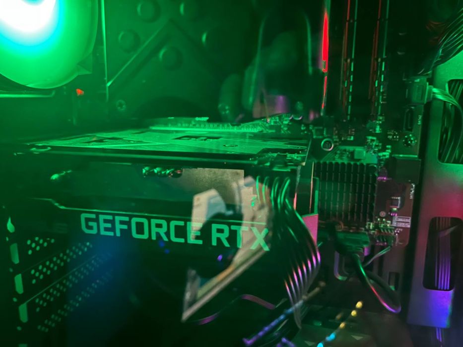 Продам Geforce RTX 3050 8gb