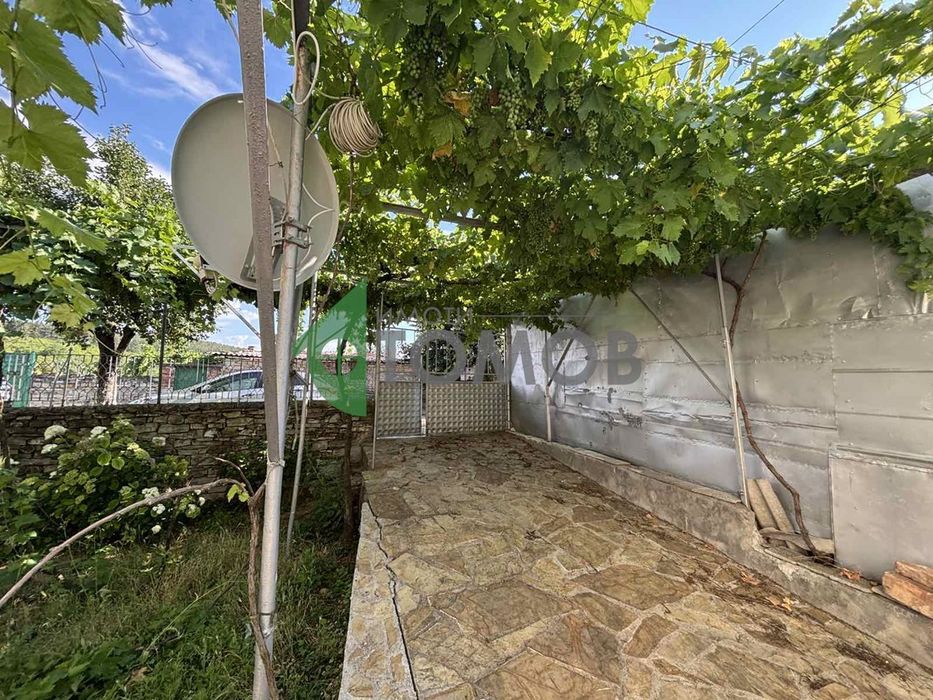 Прекрасна триетажна къща в село Яворово