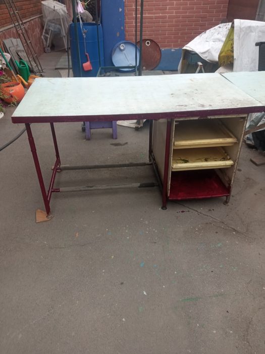 Продам.стол.верстак.