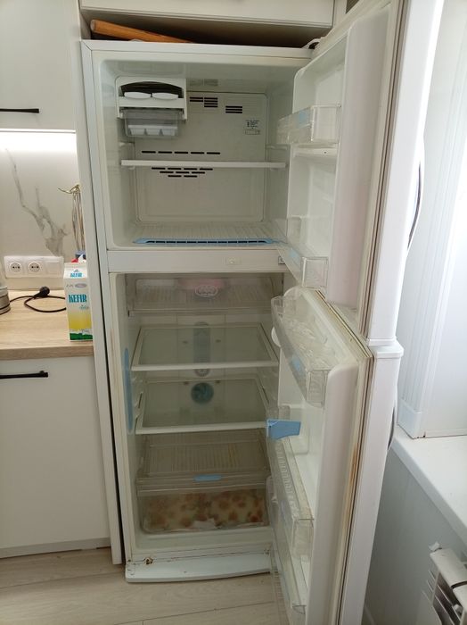 Продам холодильник LG