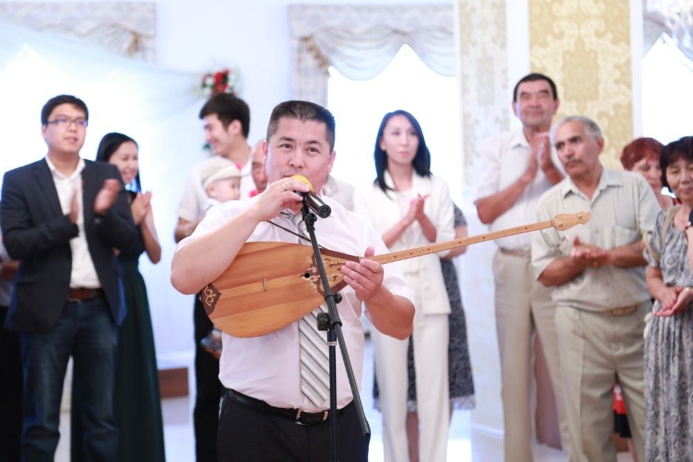 Тамада, Асаба (каз.,двуяз.)