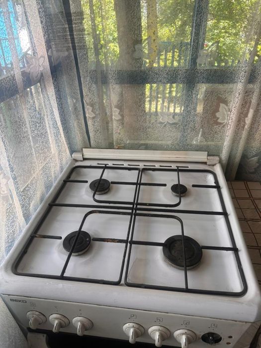 продам газовую плиту