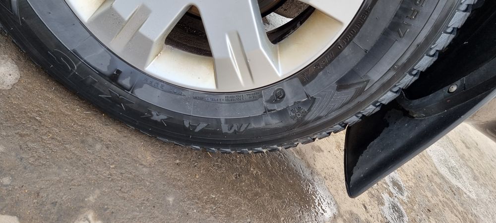 Продам резину зимнюю MAXXIS 265/65 R17