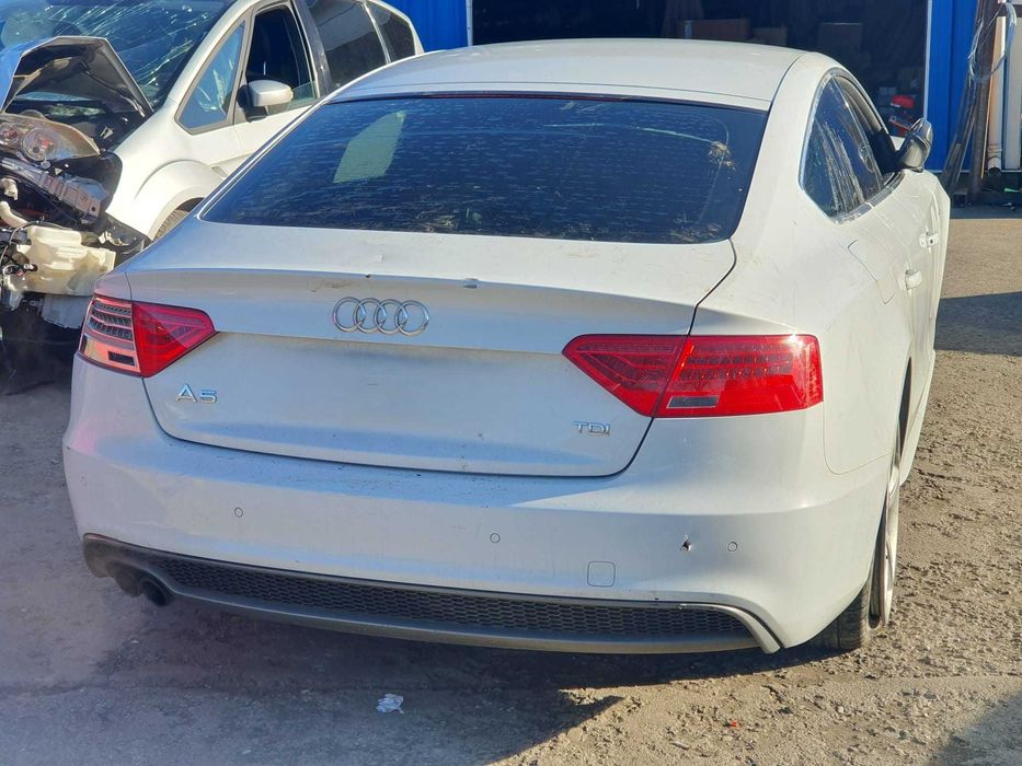 Dezmembrez Audi A5 S Line 2.0TDI 2013