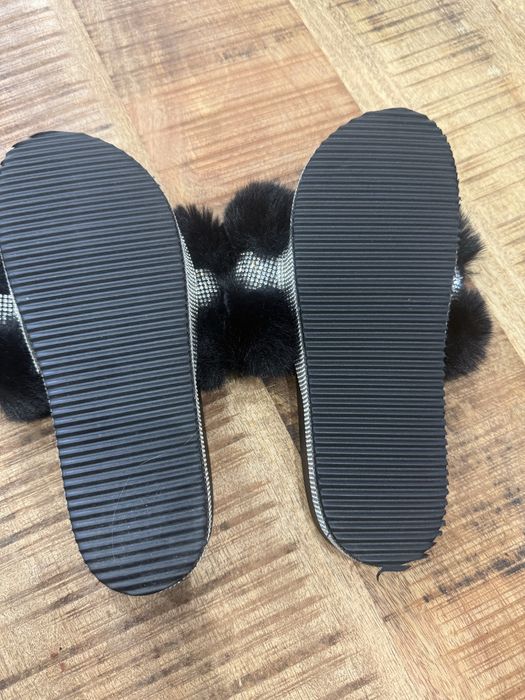 Papuci cu puf de dama