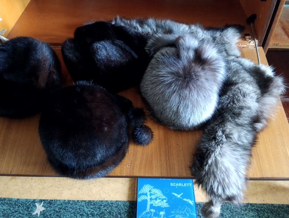 Продам меховые шапки