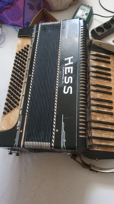 Acordeon HESS-98 ani
