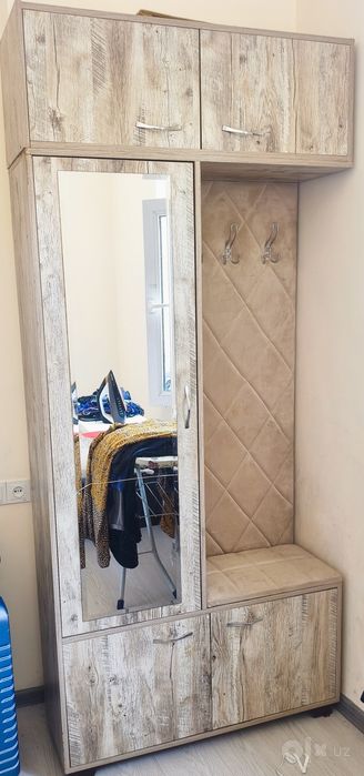 Продается прихожая мебель