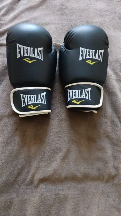 Продаю боксерские перчатки