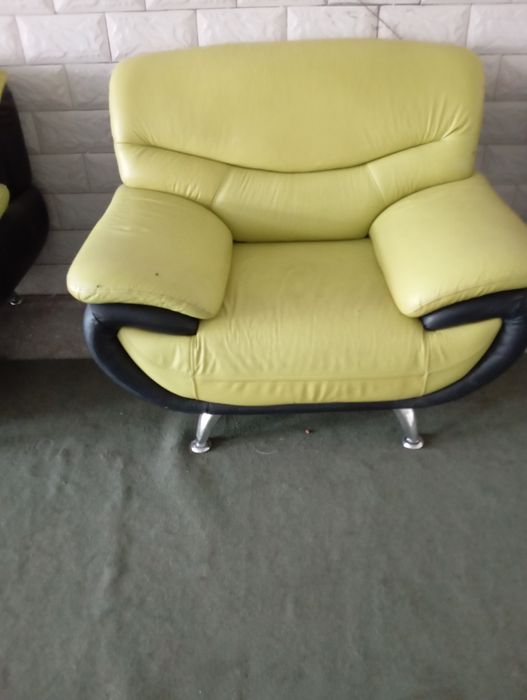 Мебель кожаные диван два кресло