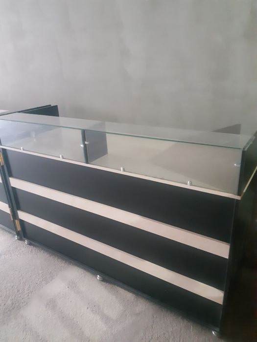 Прилавка доя магазина 2 шт.размер 110×170