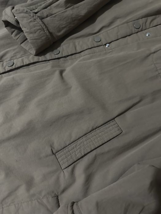 Продам легкую курточку