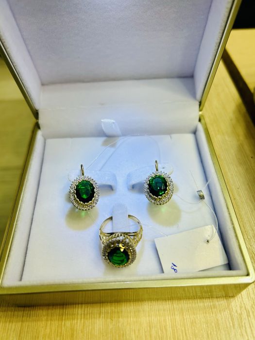 Продам новый бриллиантовый набор