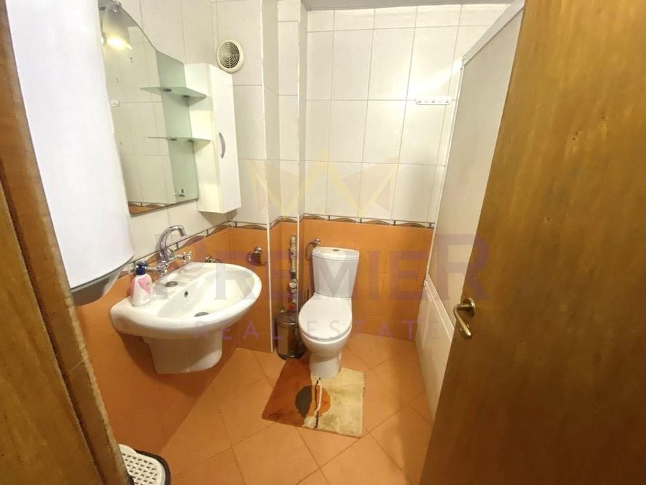 Продава се Двустаен апартамент в Варна, Цветен квартал - 65 кв.м за 2231 €/кв.м - Снимка #2