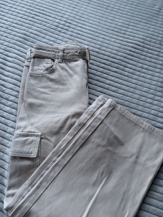 Cargo панталони Cropp