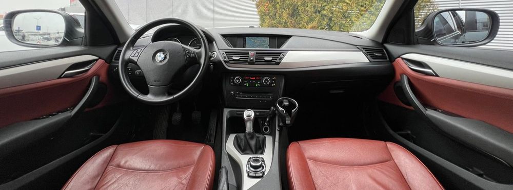 Vand BMW X1 2013 XDrive 2.0D 4x4 piele *LED* inmatriculata RO urgent