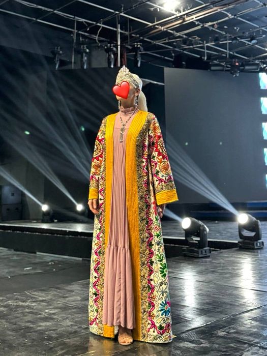 Тиллакош с камнями и с натуральным шелковым платком