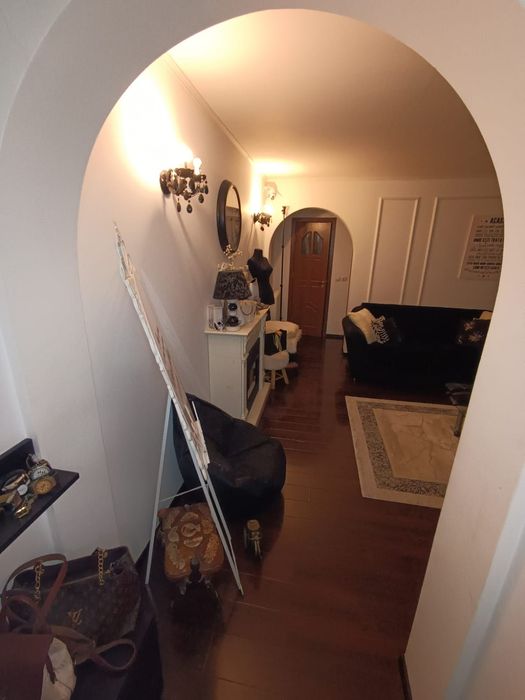 Apartament de vânzare.