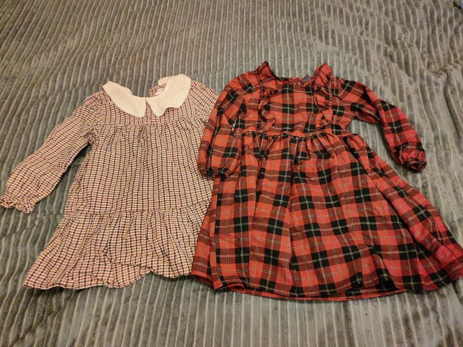 Продам детские  платья б.у.