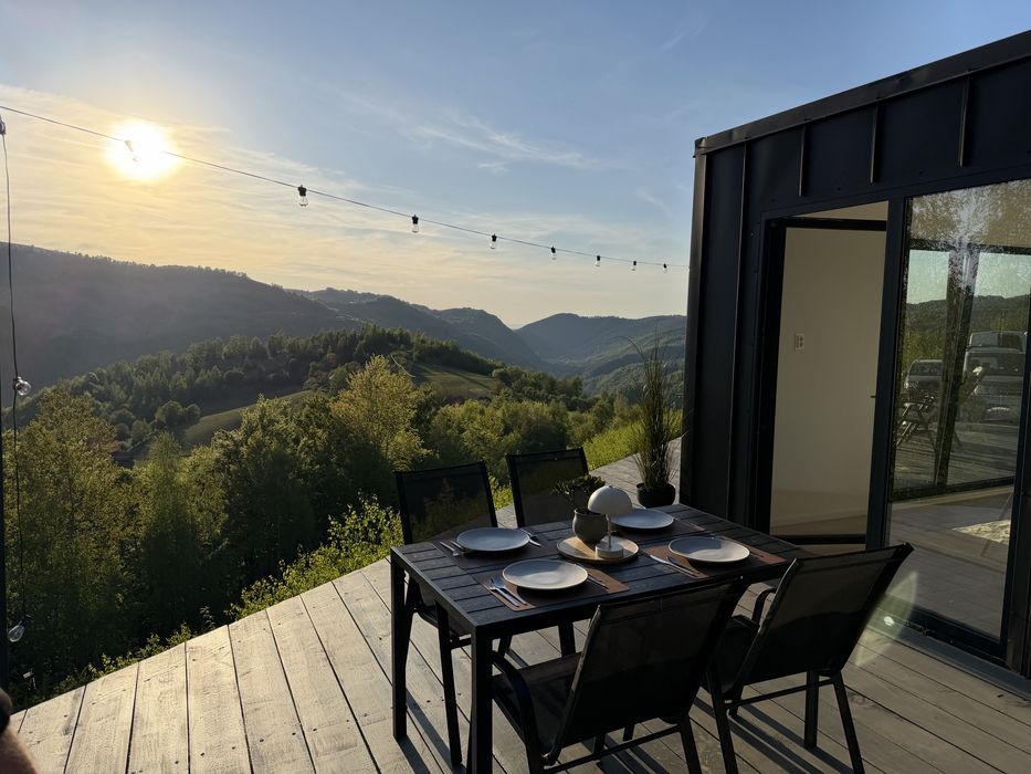 Cabana de vanzare la munte