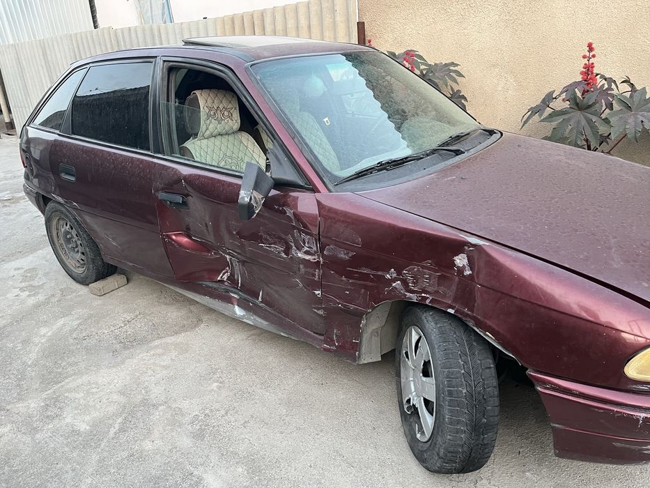 Продам машину опель астра